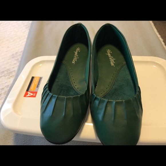 Shoes - Picture 3 of 6